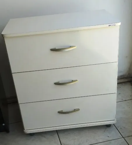 Comoda gaveteiro 3 gavetas branco seminovo