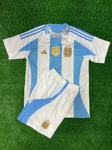 Camisa e Short de Futebol da Argentina - Adidas - Novo