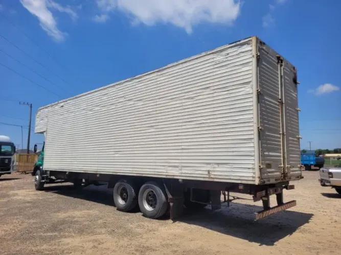 Baú para Truck com avanço (Cod.: 673)