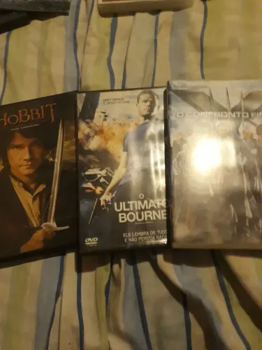 3 DVDs - O Hobbit, O Ultimato Bourne e O Confronto Final