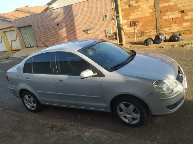 Volkswagen Polo Sedan 1.6 MI Total Flex 8V 4P 2009