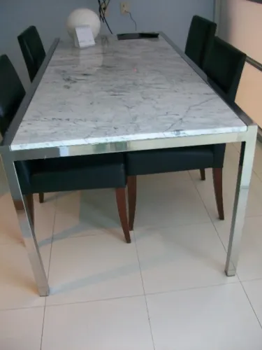 mesa de jantar em aço inox