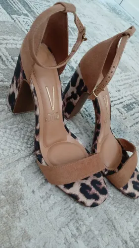 Sandália Animal Print Vizzano