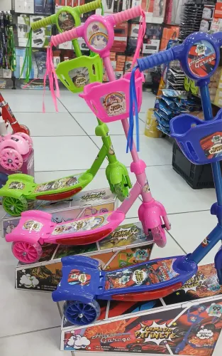 Patinete com 3 rodas 