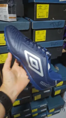 Chuteira society Umbro - Novo