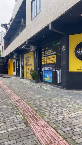 Aluga-se Salas comercias