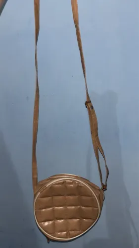 bolsa de lado bege