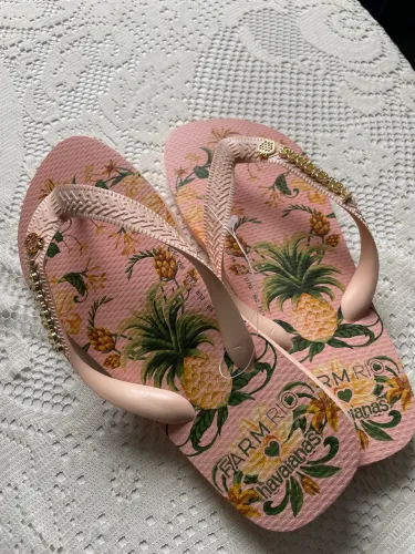 Chinelo Havaianas Farm Beleza de Abacaxi 