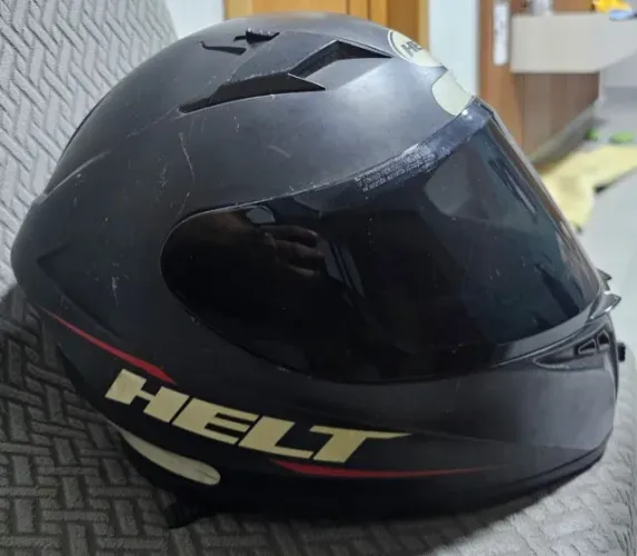 Capacete tam 60 Helt Polar preto fosco - R$ 200,00.