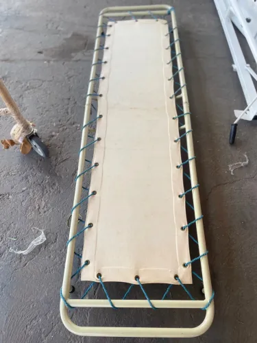 Cama para tirar jogador lesionado campo