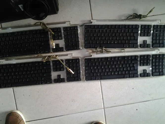 teclado da Apple original lote com 4 em perfeito estado em perfeito funcionamento  a