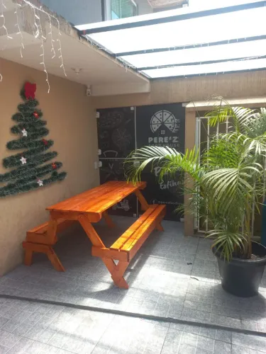 Bancos que vira mesa em pinus e com verniz 