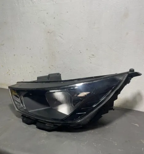 Farol LE HB20 s/ Led 23/24