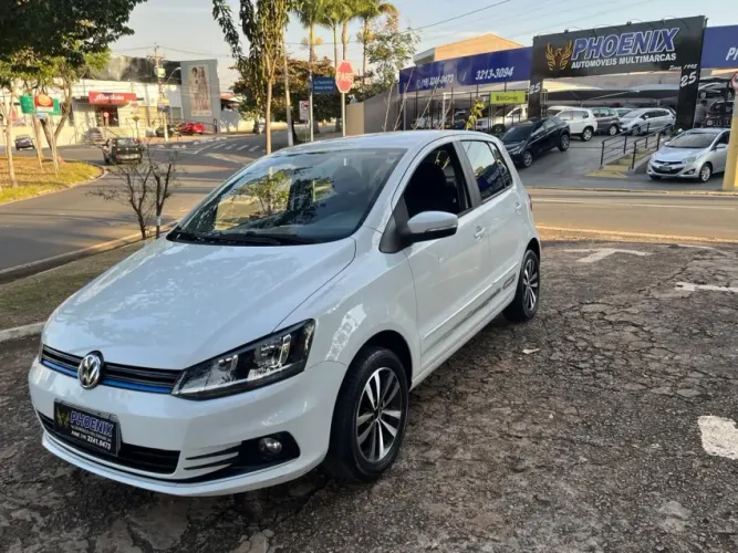 Volkswagen FOX 1.6 MSI TOTAL FLEX CONNECT 4P I-MOTION.
