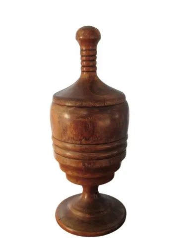 Antigo grande potiche Madeira nobre entalhado Frisos horizontais base cônica *Descrição