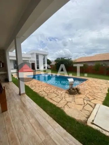 Casa em Condomínio à Venda em Tatui-SP no Residencial Ecopark: 3 Quartos, 3 Banheiros, 200