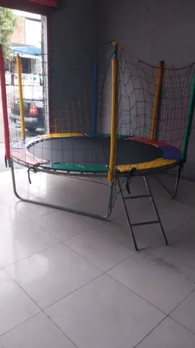 Alugamos pula pula, piscina de bolinhas, mesa cadeiras toalhas.....