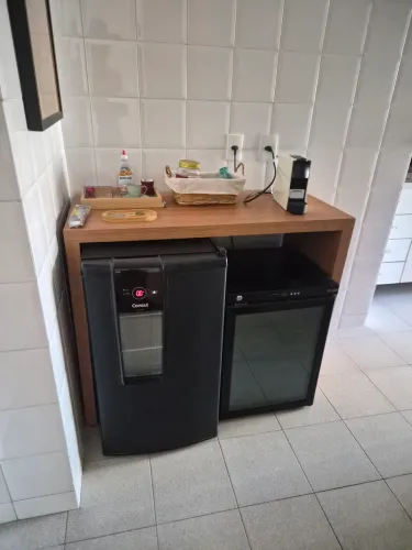 Aparador Madeira Muito Novo!