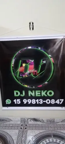 Serviço de DJ, som e luz.