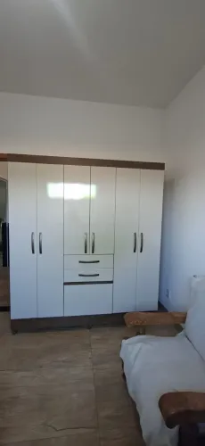 Guarda roupa solteiro semi novo