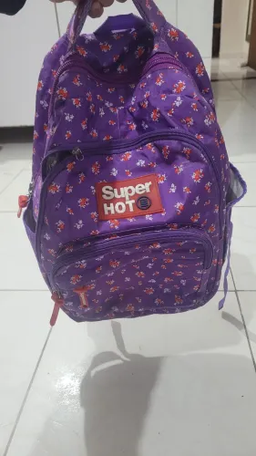 Mochila Super Hot Floral Roxa - Entrego Gratis na Praia Grande