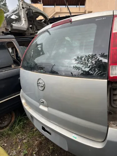 Tampa Traseira GM Meriva C Vidro ano 2004 Original