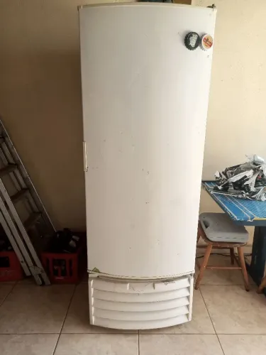 Freezer/ Refrigerador Metalfrio 220