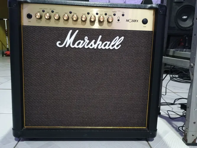 Amplificador Marshall MG50FX (50 Watts RMS)