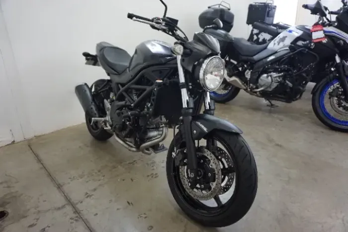 Suzuki SV 650 Abs - só 22.000 km - linda e nova !