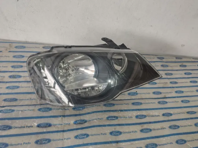 Farol dianteiro direito fume VW Golf 2008 a 2013 original c detalhe 