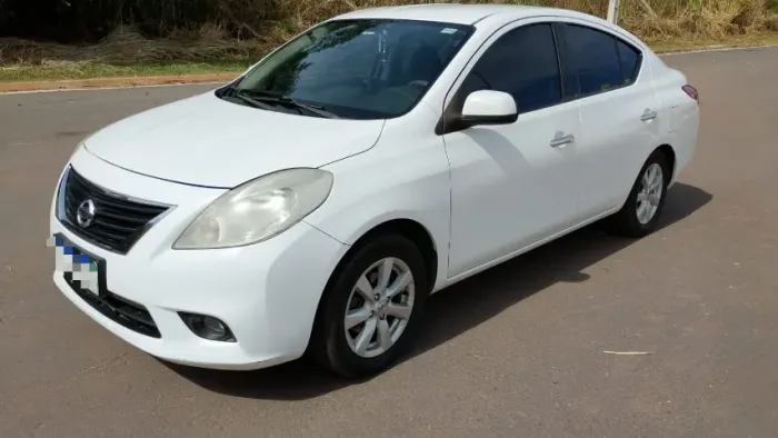 Nissan Versa SL 1.6 16V Flex Fuel 4P Mec. 2014
