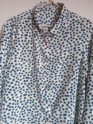 Blusa Tecidos de Bolinhas TAMANHO M