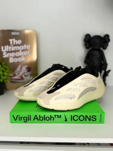 Tênis Adidas yeezy boost 700 v3 azael