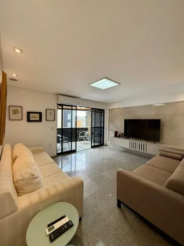 Apt 3/4 mobiliado com 120m2 na ponta verde.