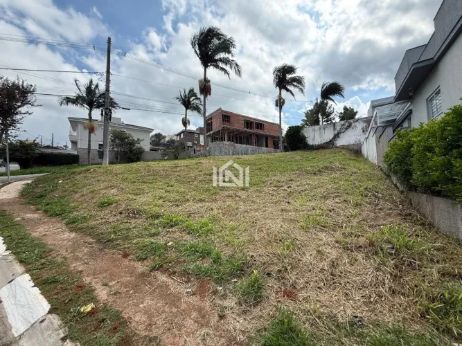 Terreno à venda no condomínio Palm Hills
