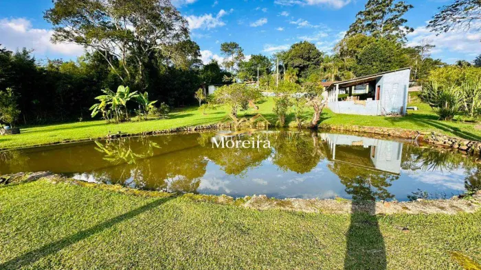 Chácara formada com lago particular - Mairinque SP