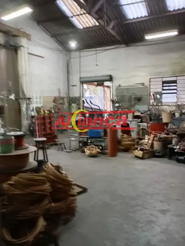 Galpão de 459 m² na Vila Galvão!