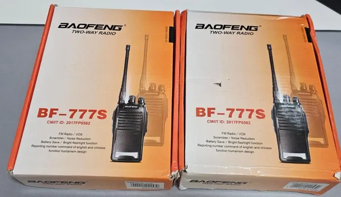 ? Rádio Comunicador Baofeng BF-777S - Kit com 2 Unidades