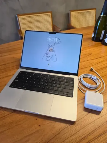 MacBook Pro M5 512GB na garantia - comprado em out/2025