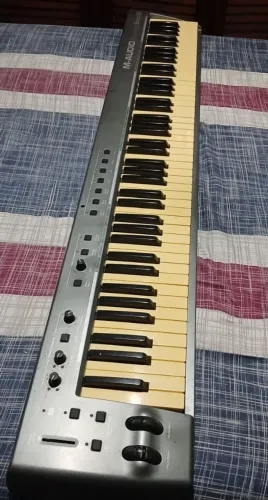 Piano Digital 88 teclas