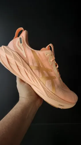 Tênis ASICS Novablast 3 Original - Academia - Corrida - Caminhada <br>Numeração 43 BR