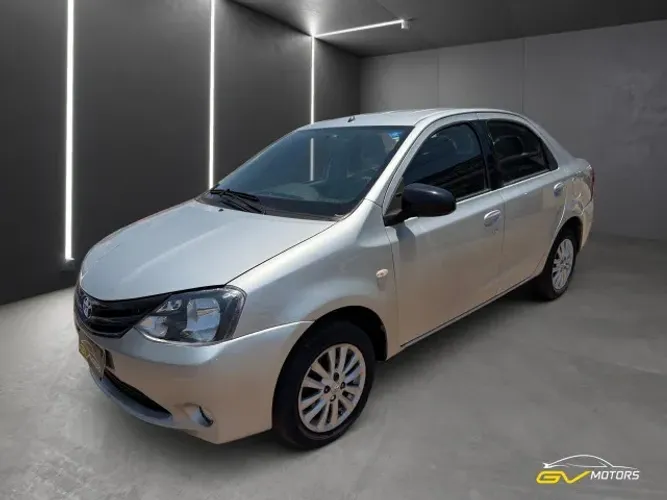 Toyota Etios XLS Sedan 1.5 Flex 16V 4P Mec. 2014
