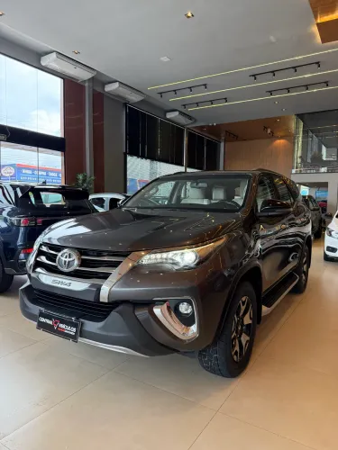 Toyota Hilux SW4 SRX Diamo. 4X4 2.8 TB DIE AUT 2020