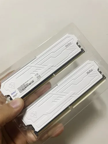 2x8GB Memória Netac BRANCA DDR4 3200mhz (NOVAS)