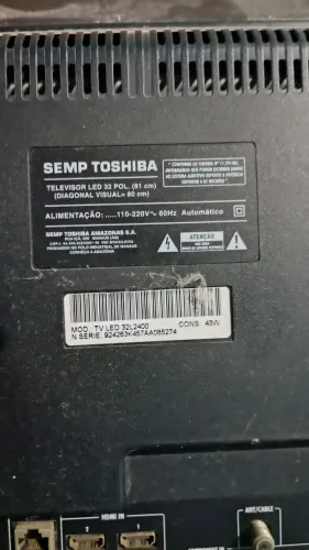 Tv Toshiba com tela trincada