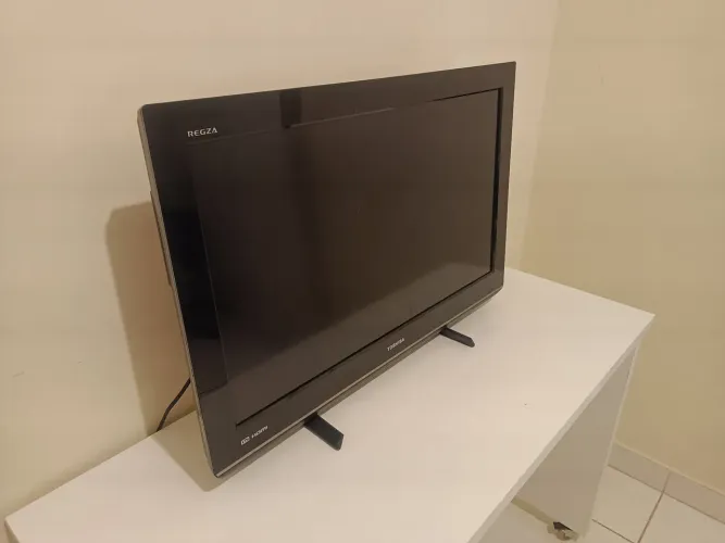 TV Toshiba Regza 32 ( Não é Smart)