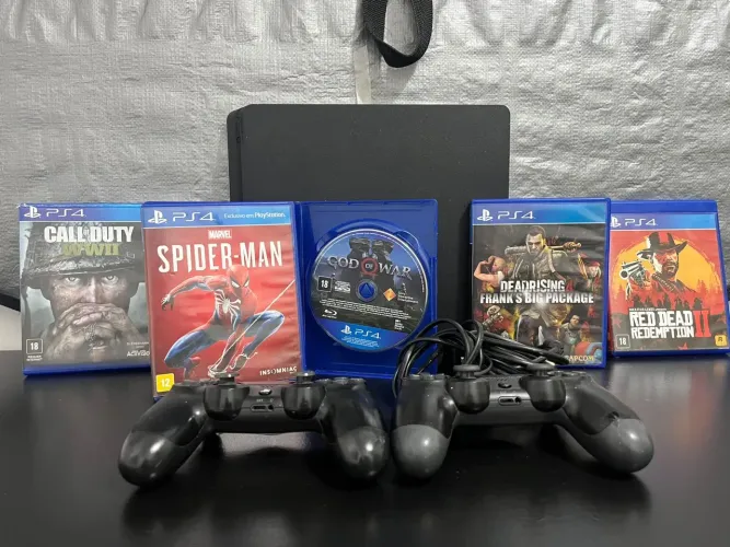 PlayStation 4 Slim com dois controles, 5 jogos, cabo de alimentação e cabo HDMI