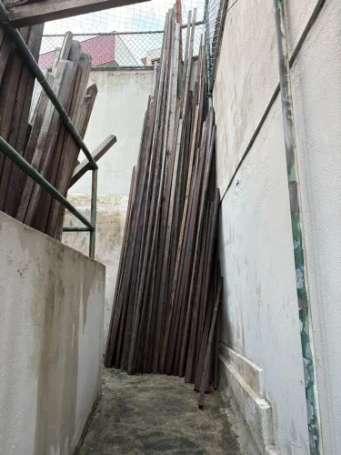 Madeira de diversos tamanhos e bitolas
