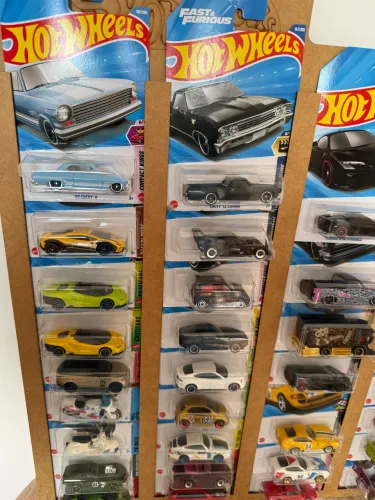 Hot wheels carrinhos novos 41 (8 t hunt)