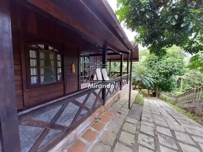 Casa Linear de 4 qts em Condomínio no Limoeiro